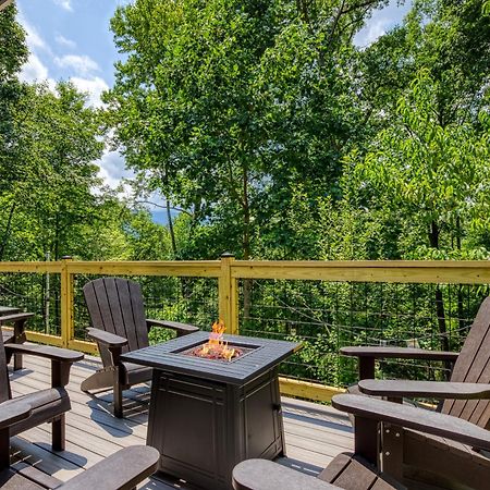 Whispering Winds, Hot Tub, Game Room, Wifi, 1089 Free Tickets Each Paid Day, Dollywood And More 蓋特林堡 外观 照片
