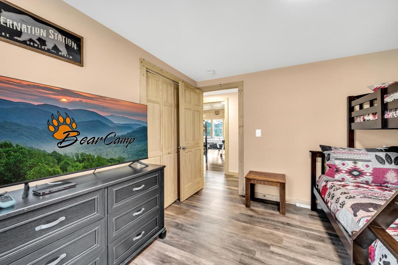 Whispering Winds, Hot Tub, Game Room, Wifi, 1089 Free Tickets Each Paid Day, Dollywood And More 蓋特林堡 外观 照片