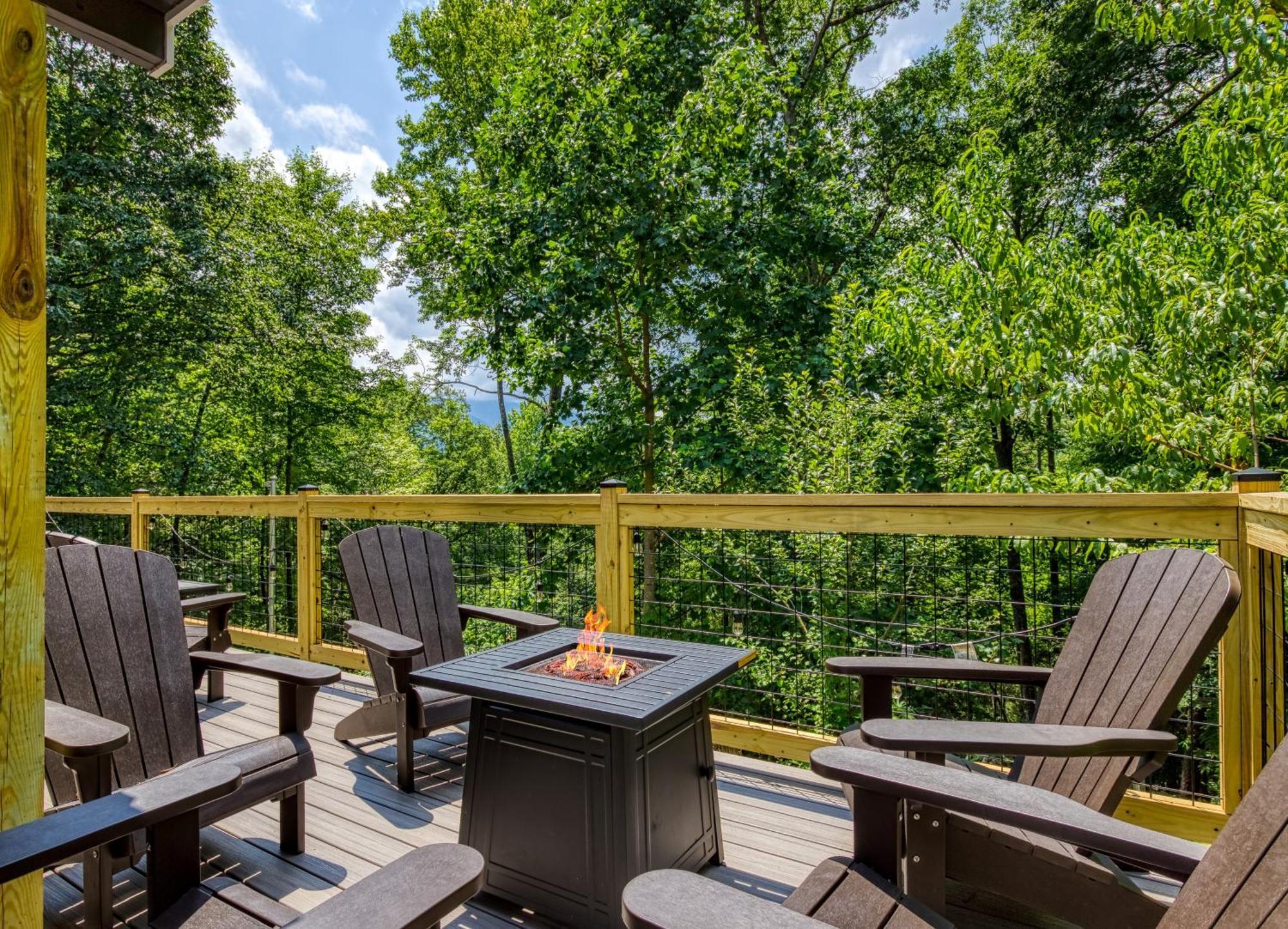 Whispering Winds, Hot Tub, Game Room, Wifi, 1089 Free Tickets Each Paid Day, Dollywood And More 蓋特林堡 外观 照片