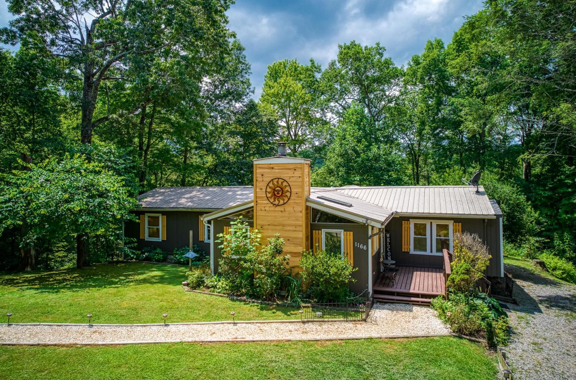 Whispering Winds, Hot Tub, Game Room, Wifi, 1089 Free Tickets Each Paid Day, Dollywood And More 蓋特林堡 外观 照片