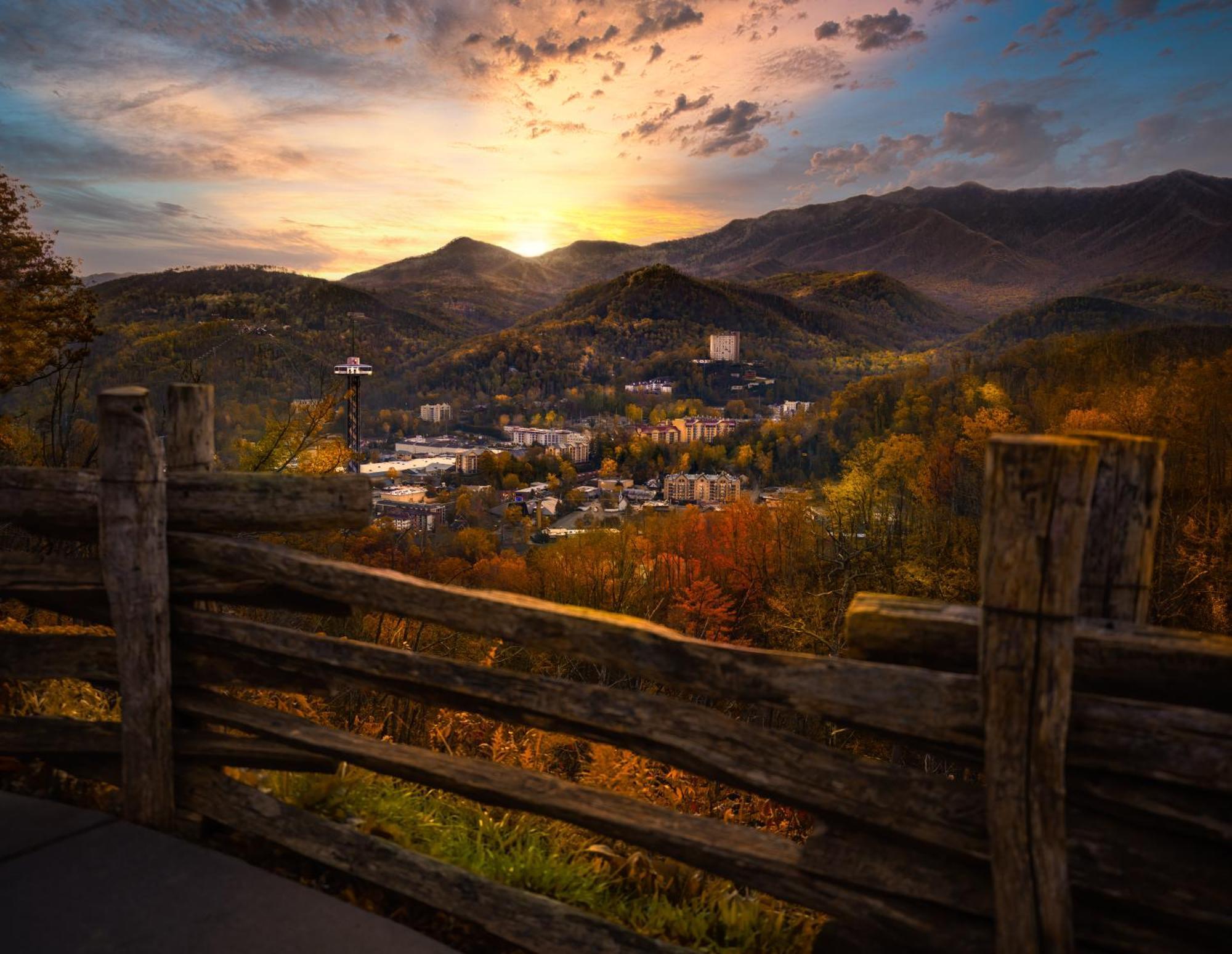 Whispering Winds, Hot Tub, Game Room, Wifi, 1089 Free Tickets Each Paid Day, Dollywood And More 蓋特林堡 外观 照片